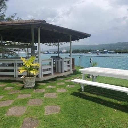 Chalet Cassie Montego Bay Exterior photo