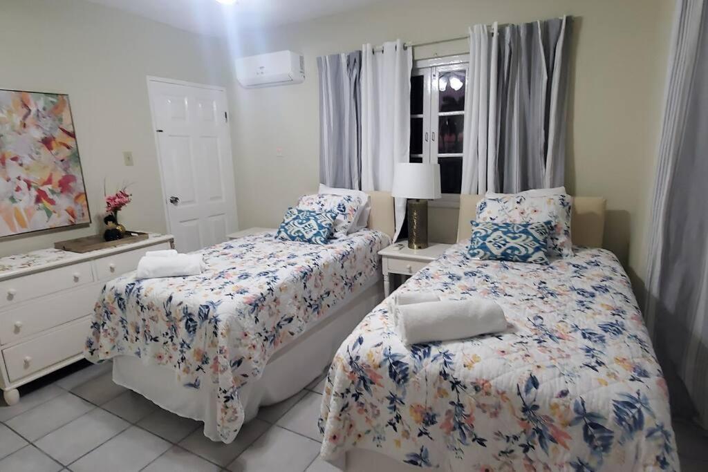 Chalet Cassie Montego Bay Exterior photo