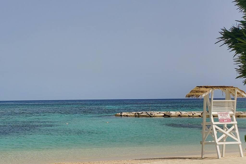 Chalet Cassie Montego Bay Exterior photo